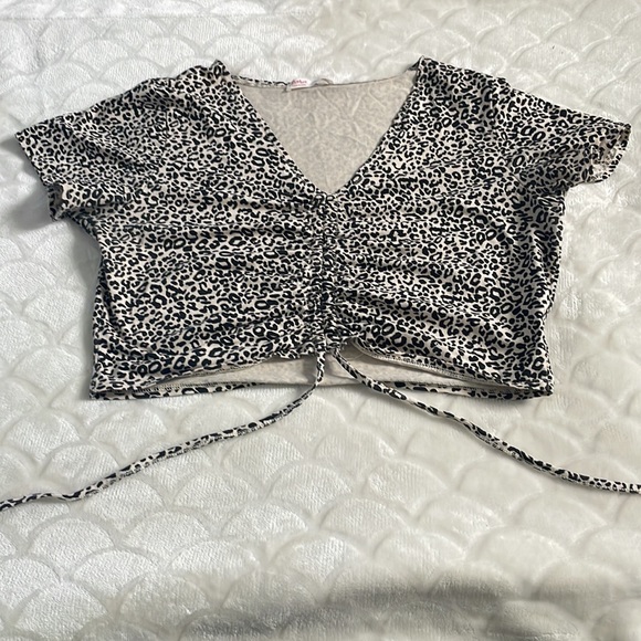 Cheetah print crop top - Picture 2 of 2